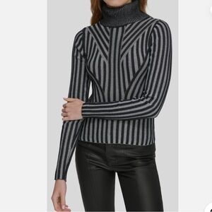 NWT DKNY Women's Black Printed Turtleneck Long-Sleeve Sweater Sz: M